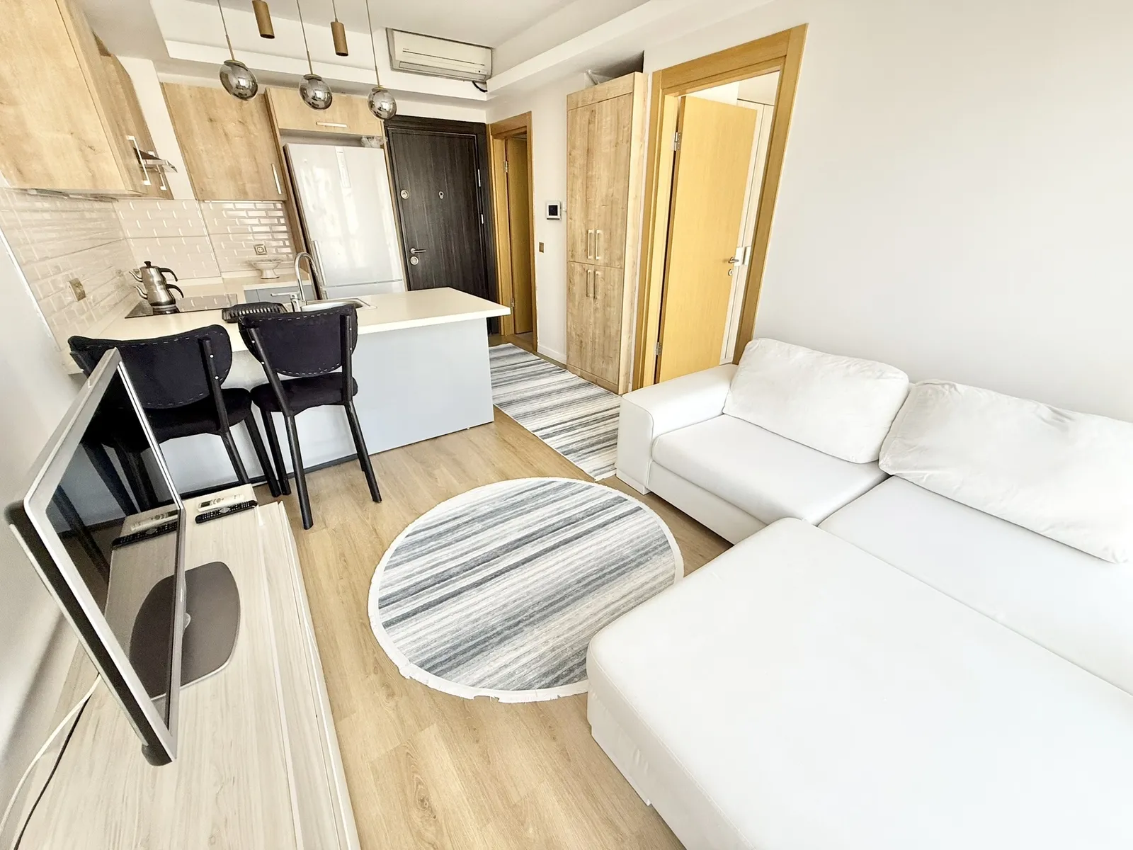 HAN EMLAKTAN CASPİAN MODERN SİTESİNDE 1+1 EŞYALI KİRALIK DAİRE
